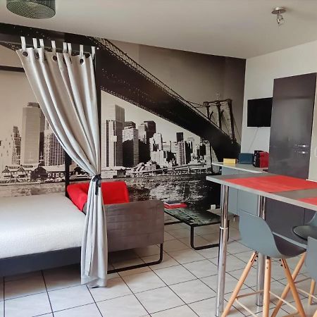 Charmant Studio Proximite Centre-Ville Et Gare Chalons en Champagne Luaran gambar