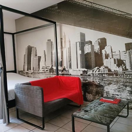 Charmant Studio Proximite Centre-Ville Et Gare Chalons en Champagne Luaran gambar