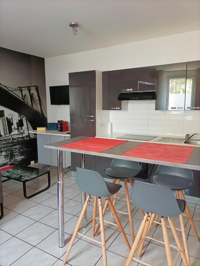 Charmant Studio Proximite Centre-Ville Et Gare Chalons en Champagne Luaran gambar